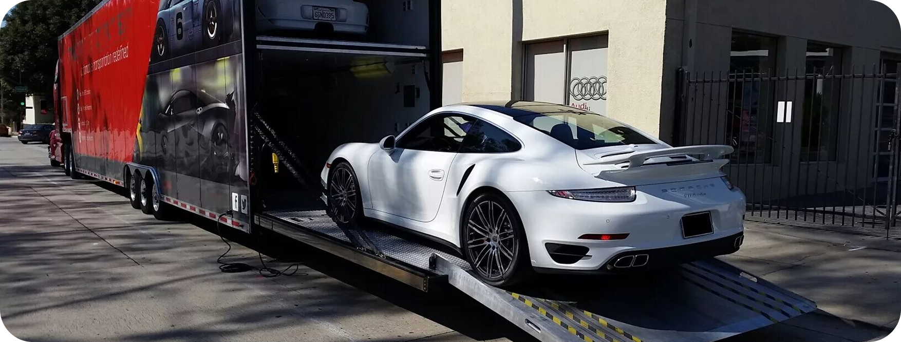 Транспортировка спортивного автомобиля в закрытом автовозе из Кореи